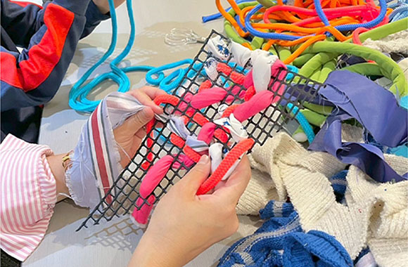 糸で絵を描いてガーランドを作ろう!